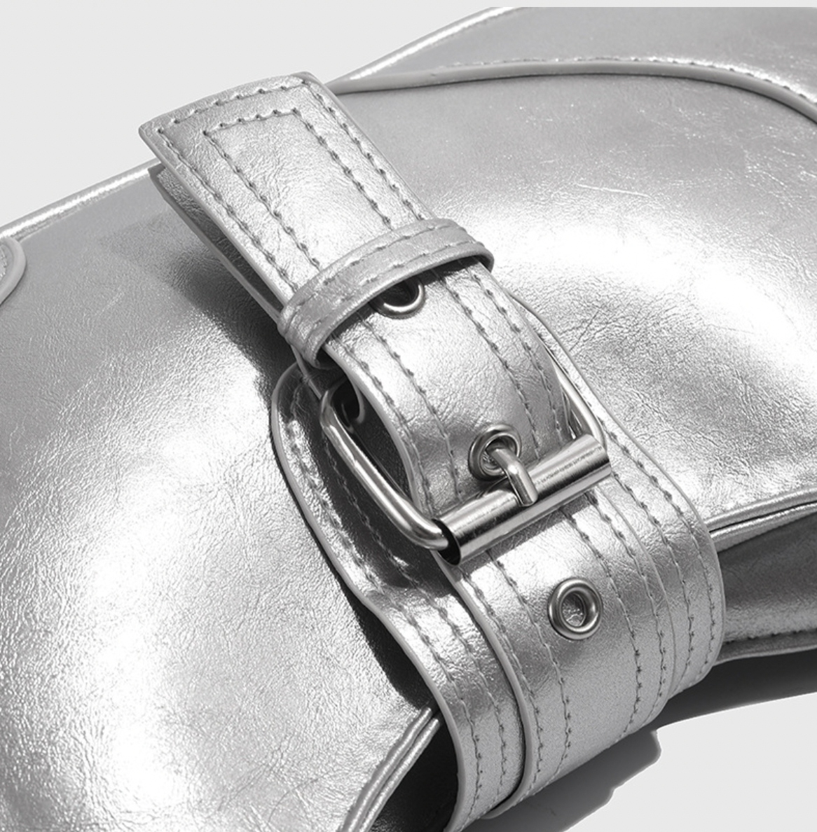 BOLD BUCKLE LETHER HANDBAG (3c.)