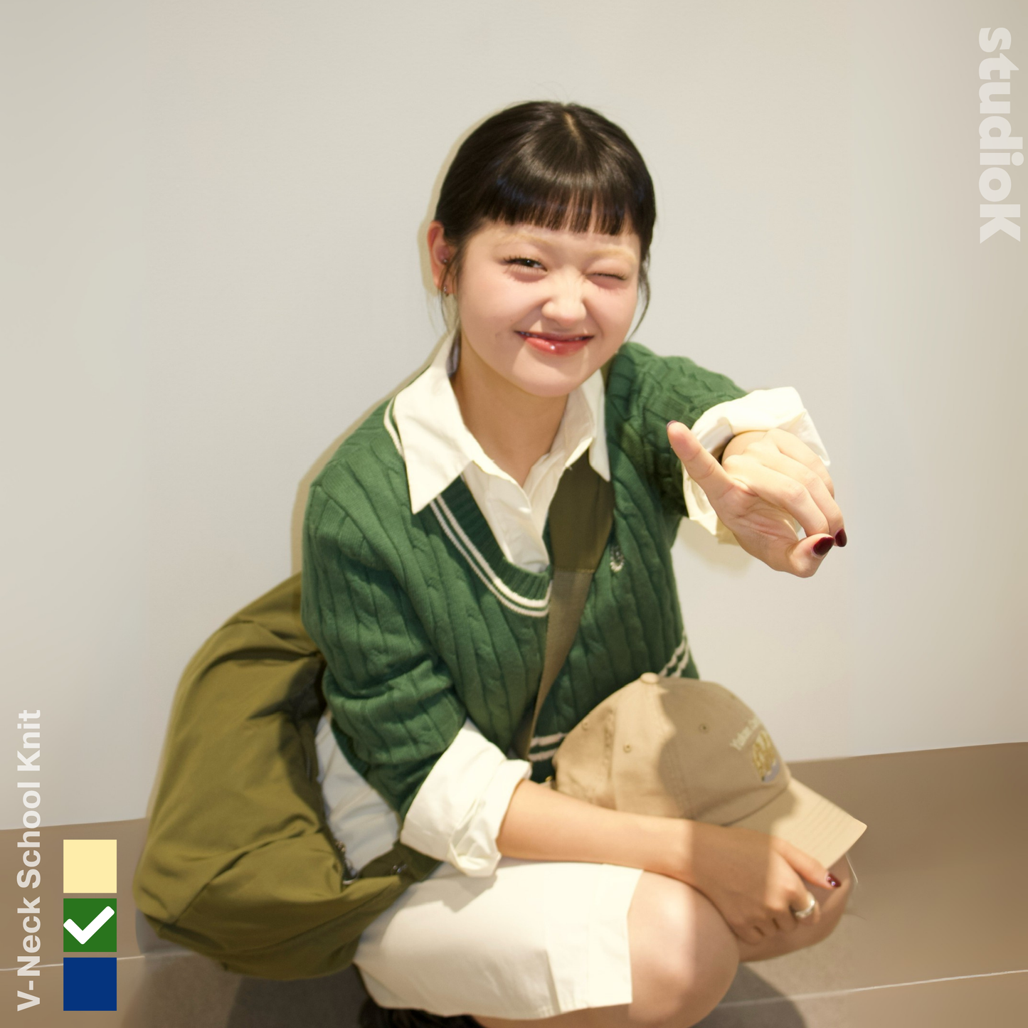 V-Neck School Knit (3c.)
