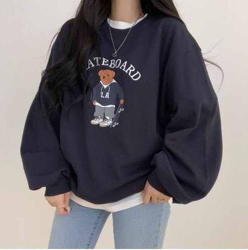 Graphic Oversized Crew Neck Jumper (Skateboard Bear)