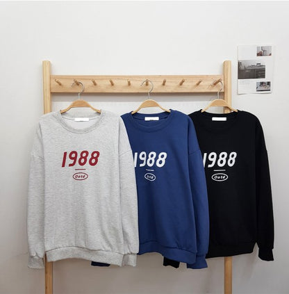 "1988" Graphic Oversized Crew Neck Jumper (3c.)
