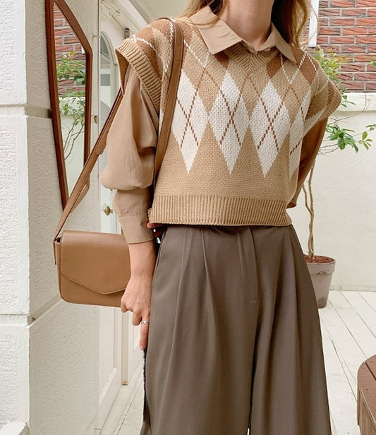 Argyle Pattern Crop Sweater Vest