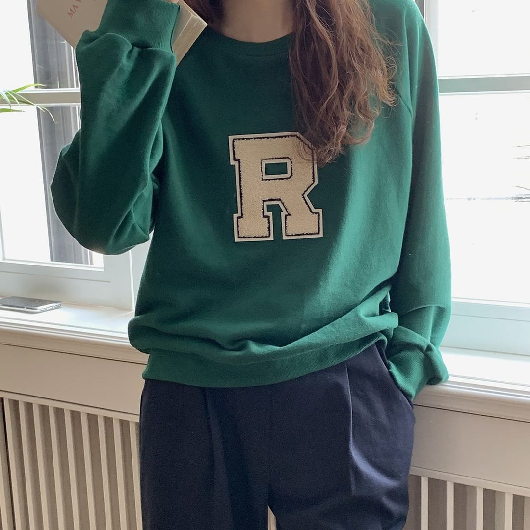 Graphic Oversized Crop Jumper (Logo R)