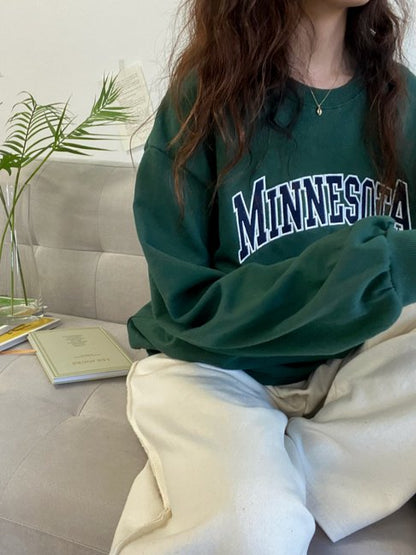 "Minnesota" Graphic Oversized Crew Neck Jumper (2c.)