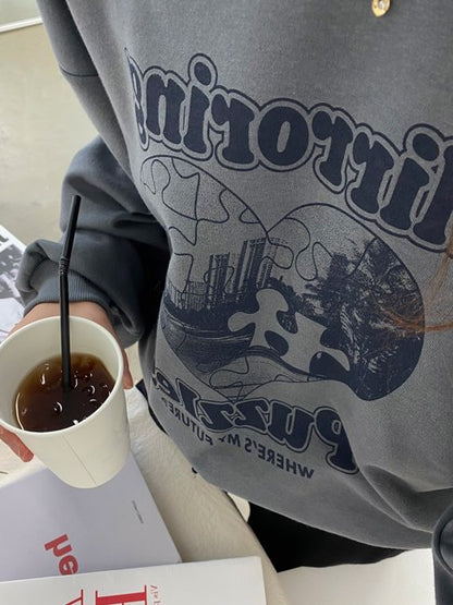 "Mirroring Puzzle" Graphic Oversized Crew Neck Jumper (3c.)